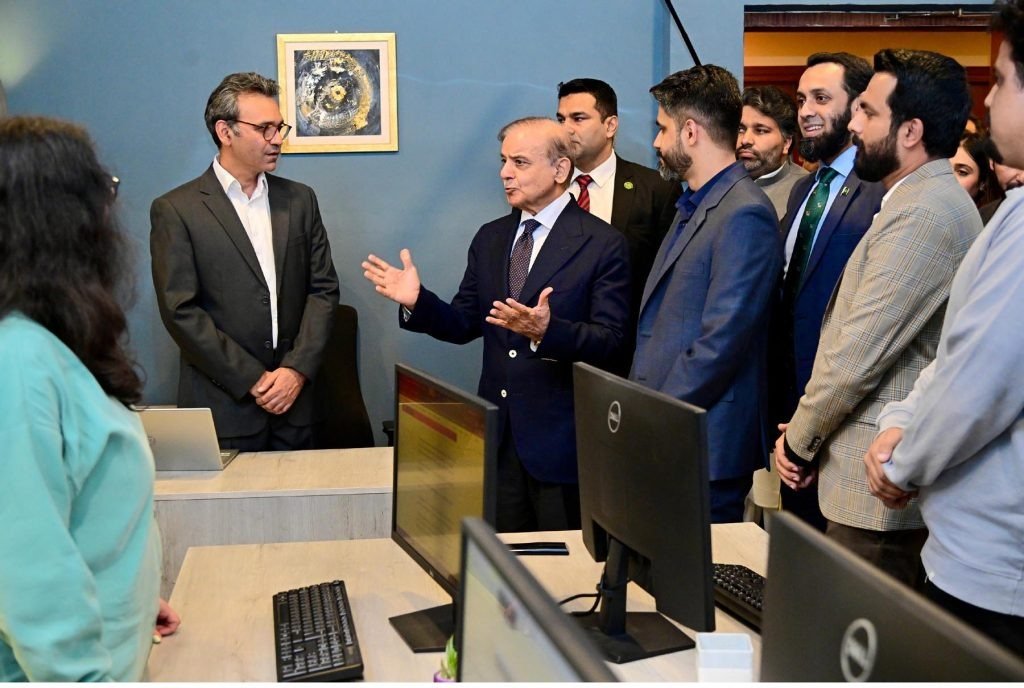 وزیراعظم: نوجوانوں کو باعزت روزگار اور جدید تربیت سے معاشی مواقع دینا حکومت کی ترجیح